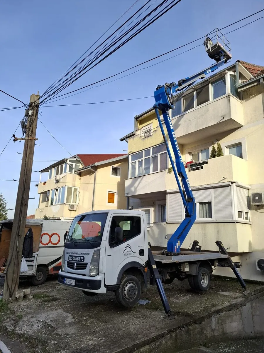 Kamion sa korpom — radovi na visini do 19 metara